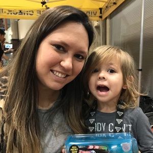 Meet your Posher, Carissa